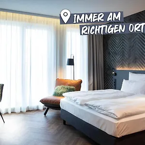 **** Отель Loginn Airport Германия